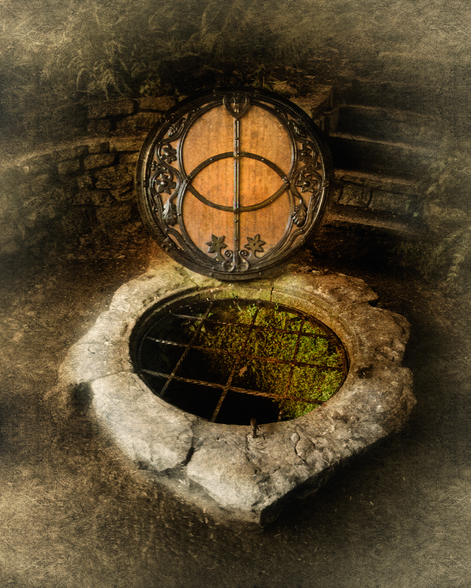 The Chalice Well Head And Lid with Visica Piscis