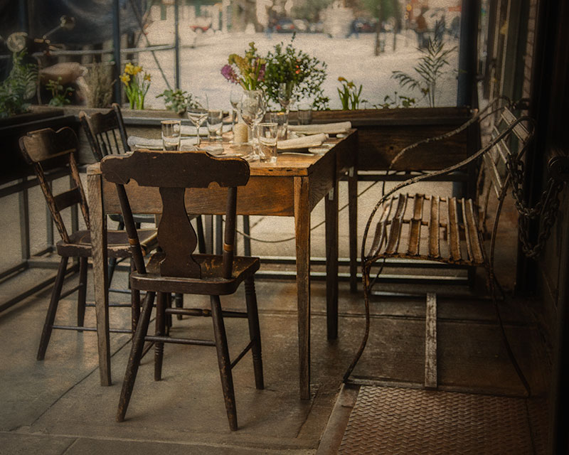 Rustic decor outdoors at Il Buco